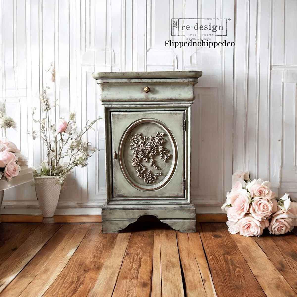 Velvet Cascade LEFT, Decor Poly, Applique, Redesign with prima, 9.5" x 7" x 0.5"